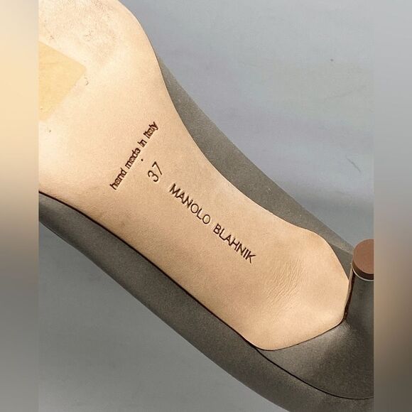 Manolo Blahnik Hangisi 70 Embellished Satin Pumps size 37 - Picture 13 of 13